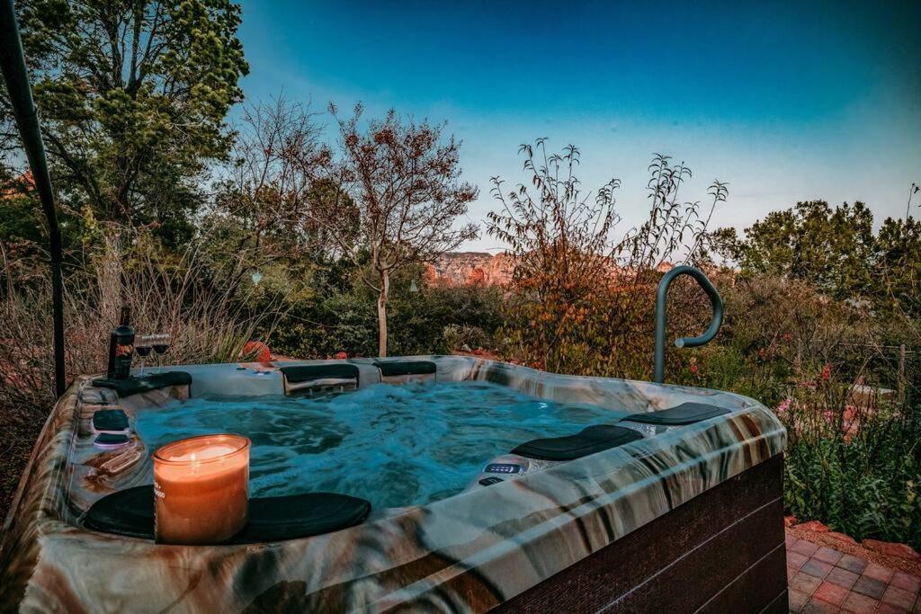 Jacuzzi, Walk To Trails, Stunning Views, Mid-century Modern,pool Holiday home
