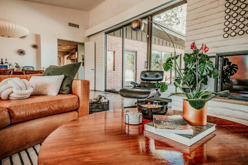 Holiday home Jacuzzi, Walk To Trails, Stunning Views, Mid-century Modern,pool Sedona